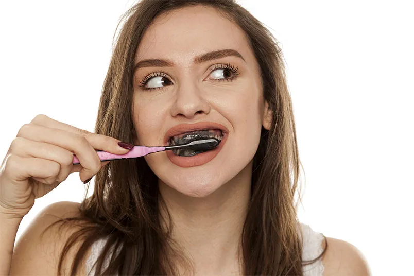 13 cách làm trắng răng tại nhà thân thiện với làn da, siêu tiết kiệm