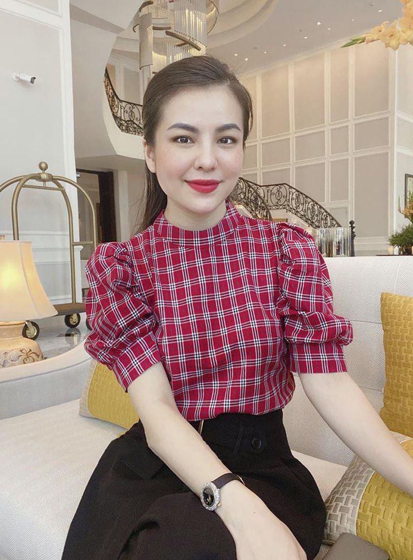 Top 30+ mẫu áo sơ mi nữ công sở thanh lịch và thời trang