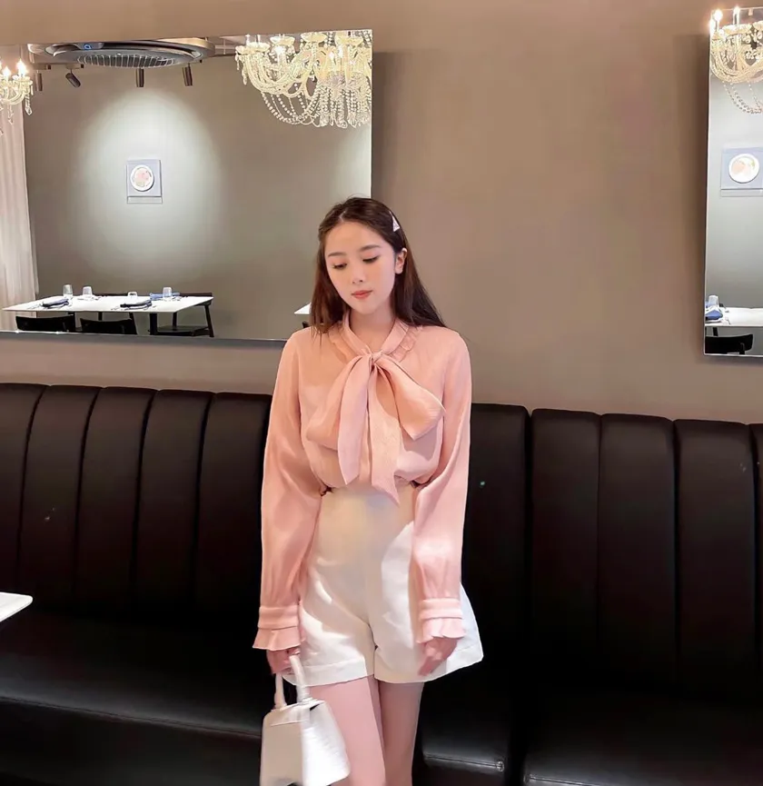 Top 30+ mẫu áo sơ mi nữ công sở thanh lịch và thời trang