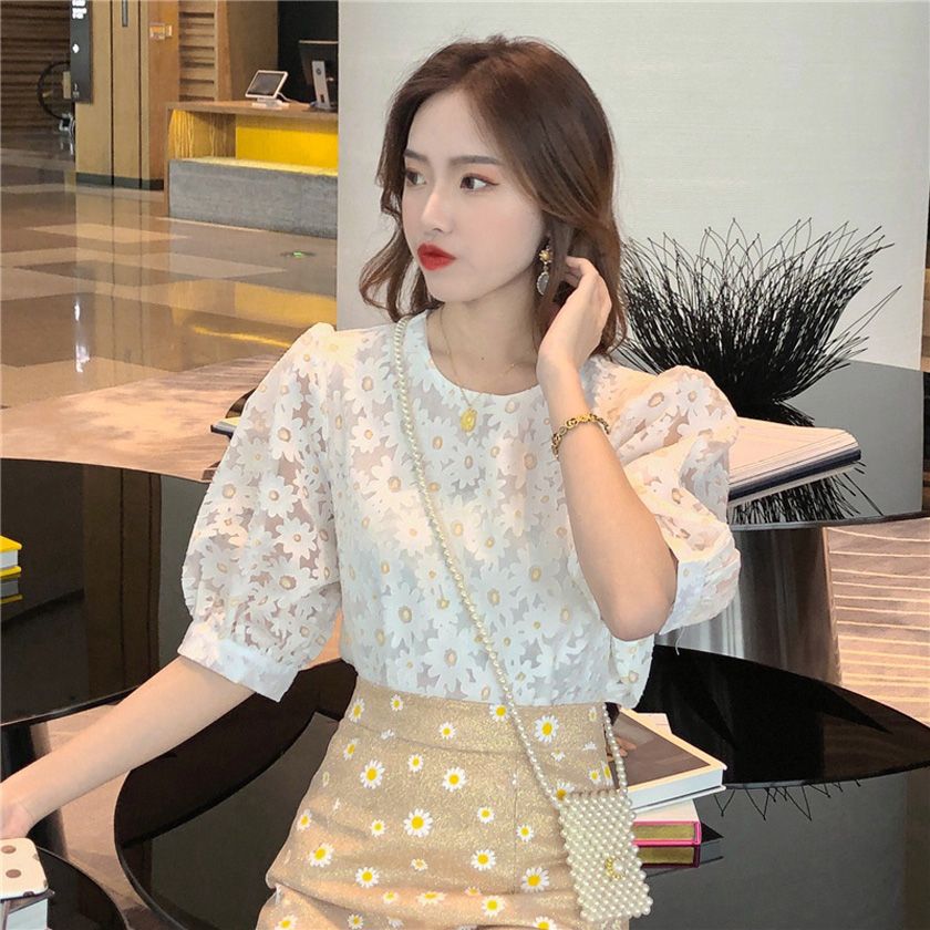 Top 30+ mẫu áo sơ mi nữ công sở thanh lịch và thời trang