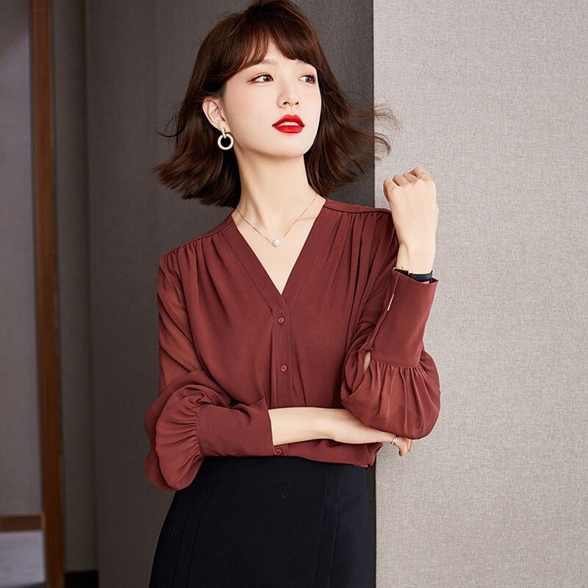 Top 30+ mẫu áo sơ mi nữ công sở thanh lịch và thời trang