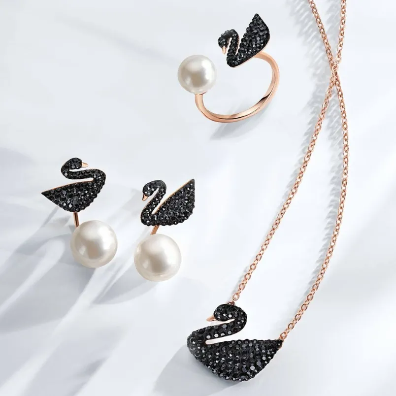 5 mẫu bông tai thiên nga Swarovski chính hãng vô cùng đẹp 2025