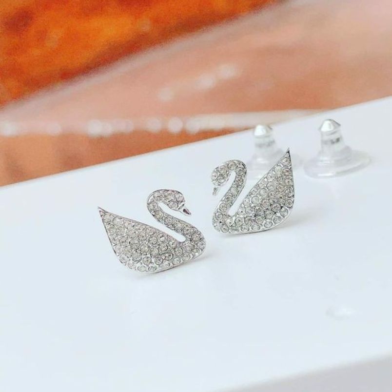 5 mẫu bông tai thiên nga Swarovski chính hãng vô cùng đẹp 2025