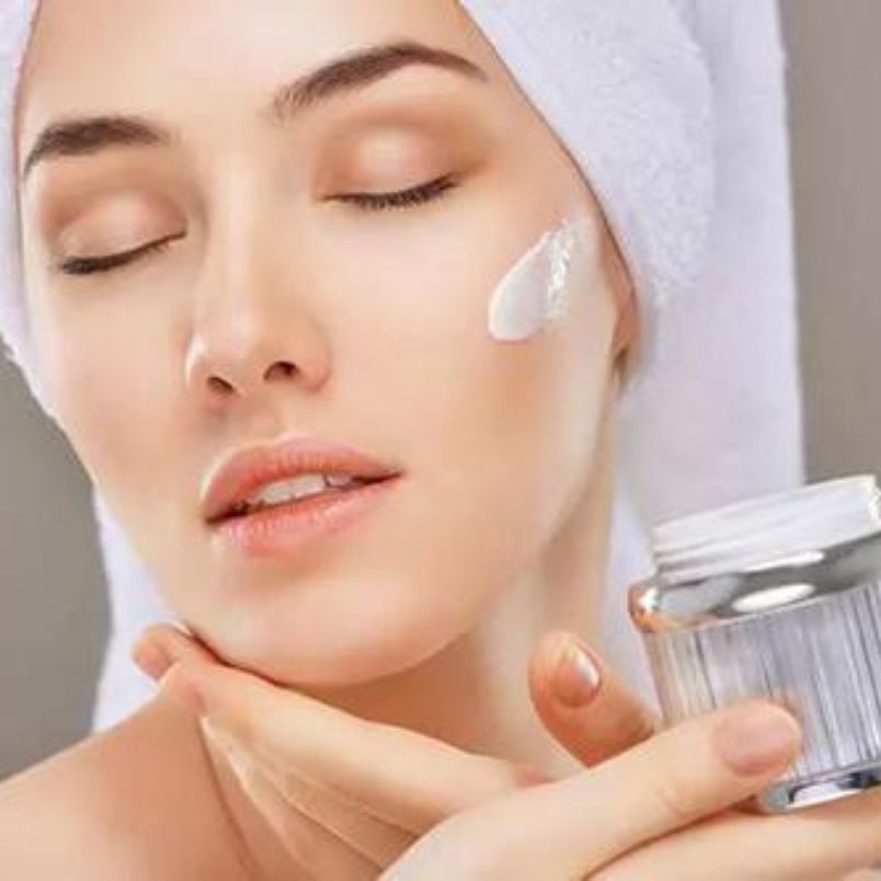 Mách bạn các bước trang điểm cơ bản có kem chống nắng