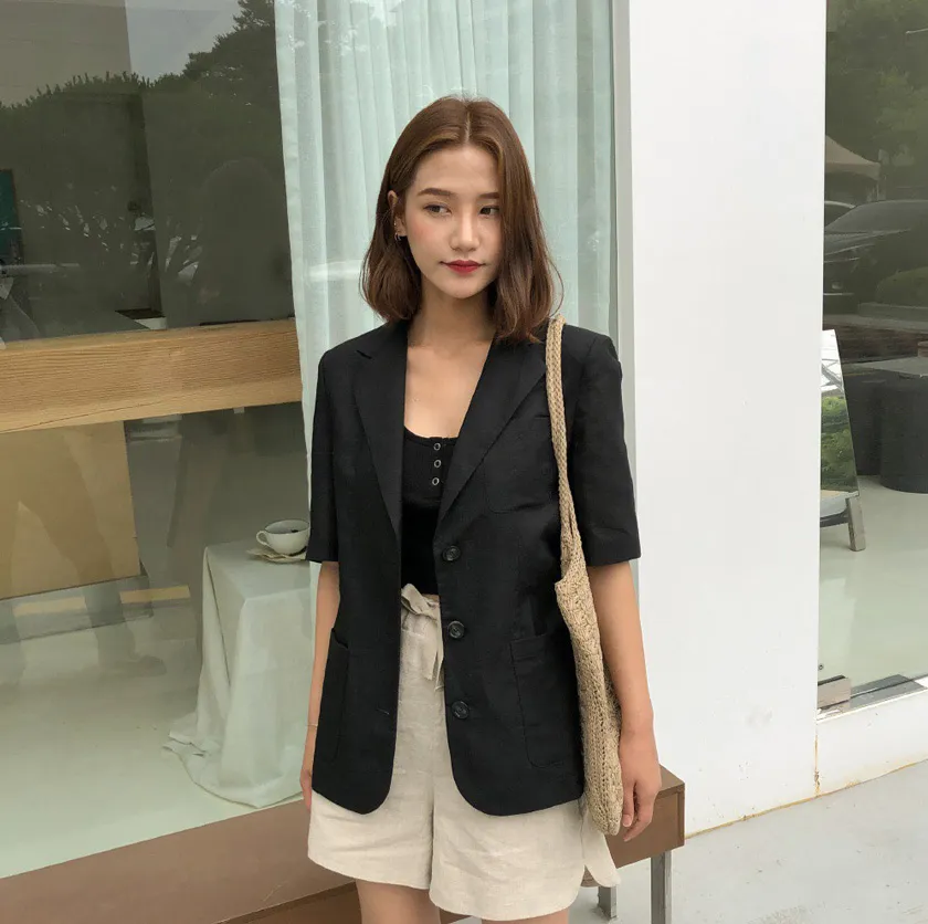 Lưu ngay 15 cách mặc áo blazer tay ngắn đẹp cho phái nữ