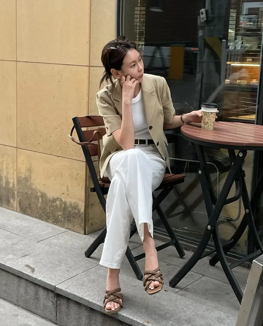 Lưu ngay 15 cách mặc áo blazer tay ngắn đẹp cho phái nữ