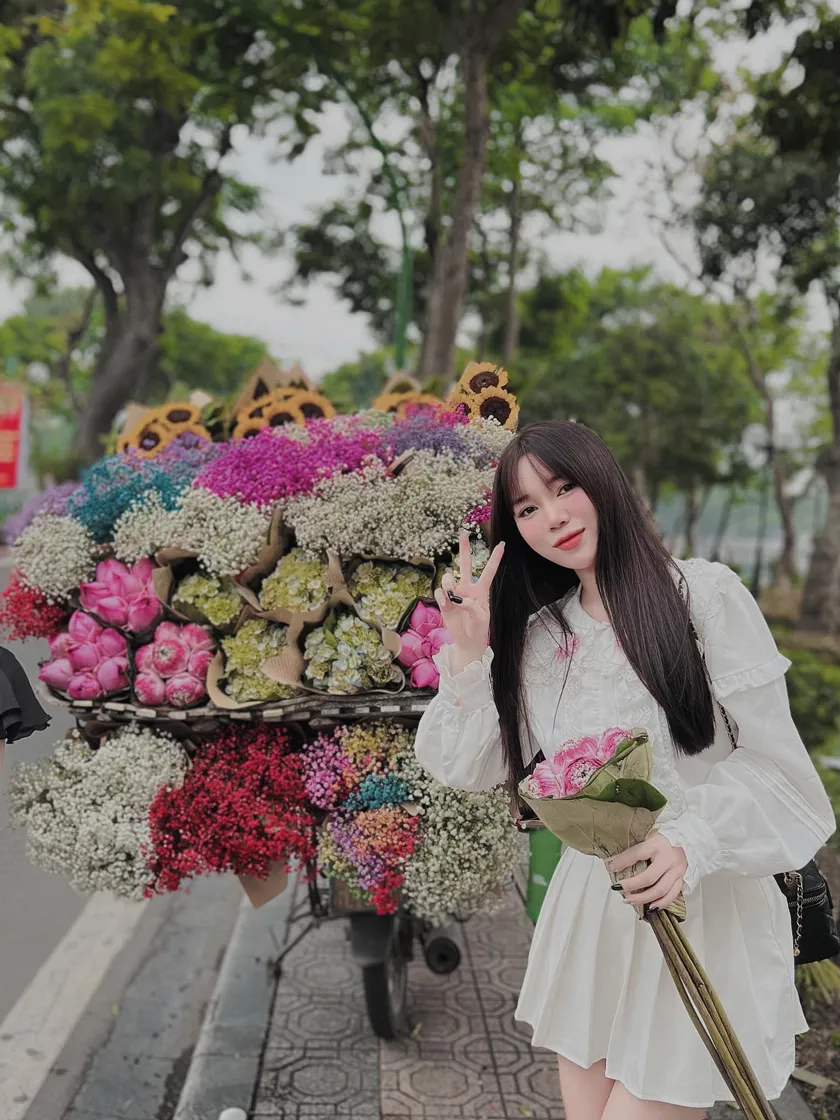 Top 12 cách phối đồ chụp ảnh mùa thu Hà Nội sáng tạo và thu hút