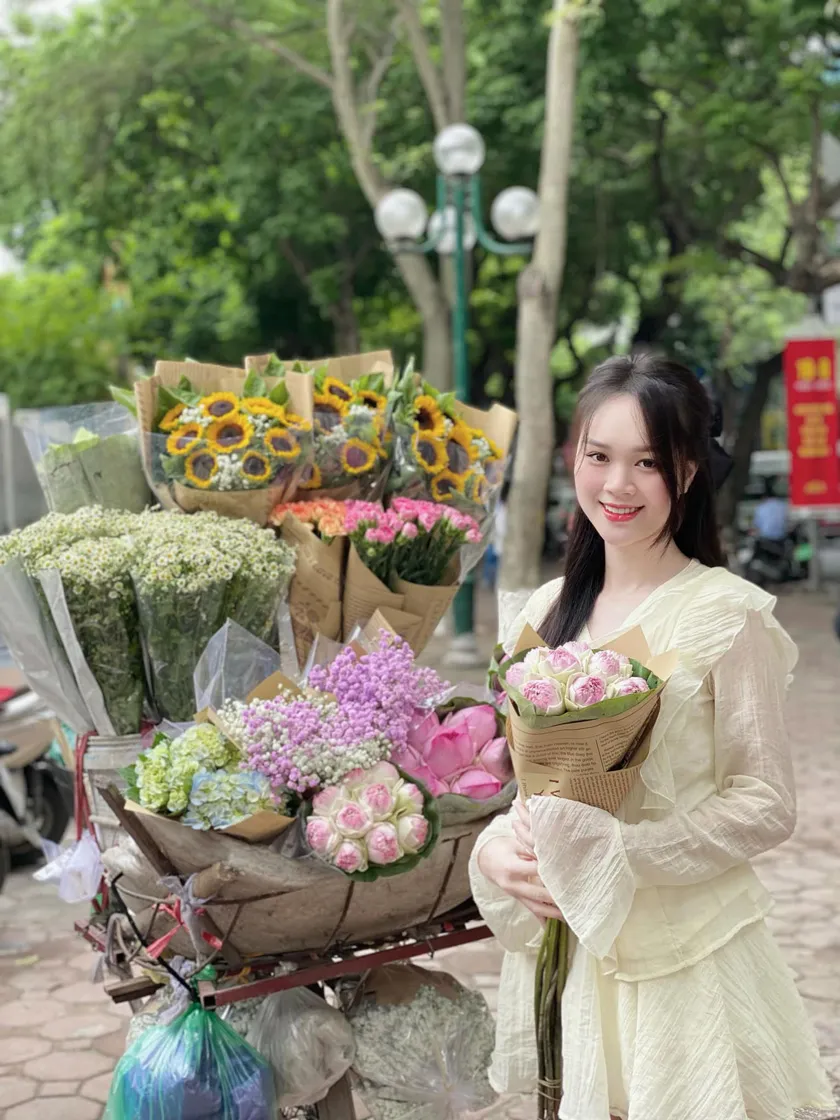 Top 12 cách phối đồ chụp ảnh mùa thu Hà Nội sáng tạo và thu hút