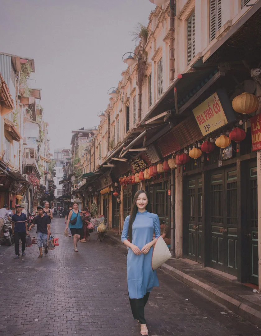 Top 12 cách phối đồ chụp ảnh mùa thu Hà Nội sáng tạo và thu hút