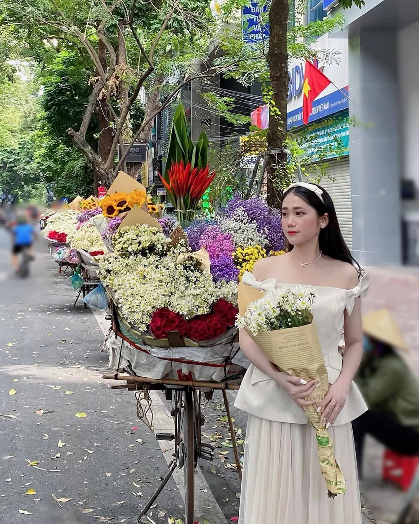 Top 12 cách phối đồ chụp ảnh mùa thu Hà Nội sáng tạo và thu hút