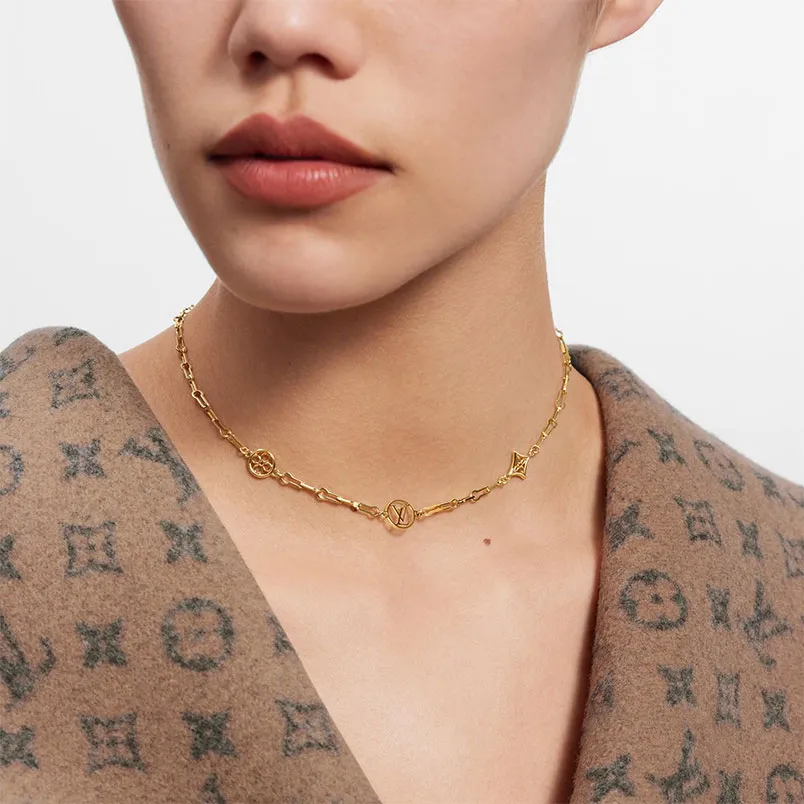 Choker là gì? Những kiểu vòng cổ choker đẹp, rất ấn tượng