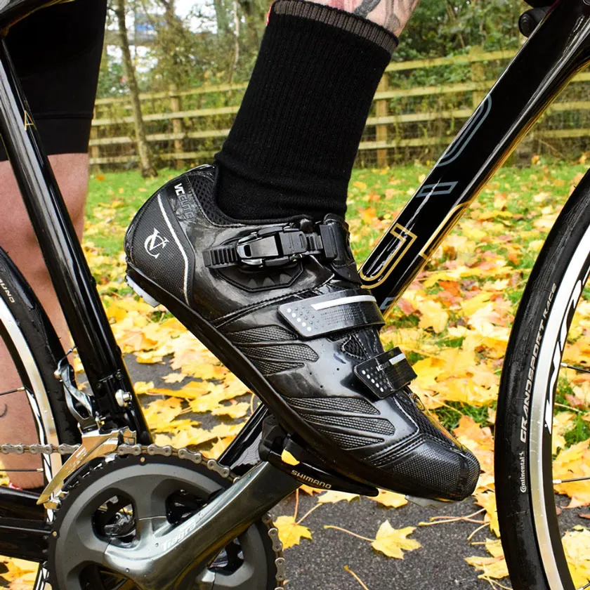 Top 10 thương hiệu giày đi xe đạp chất lượng, bán chạy năm 2025 - 1