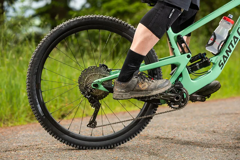 Top 10 thương hiệu giày đi xe đạp chất lượng, bán chạy năm 2025 - 4