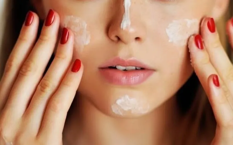 5 kem dưỡng ẩm trước makeup tốt giúp da căng mịn
