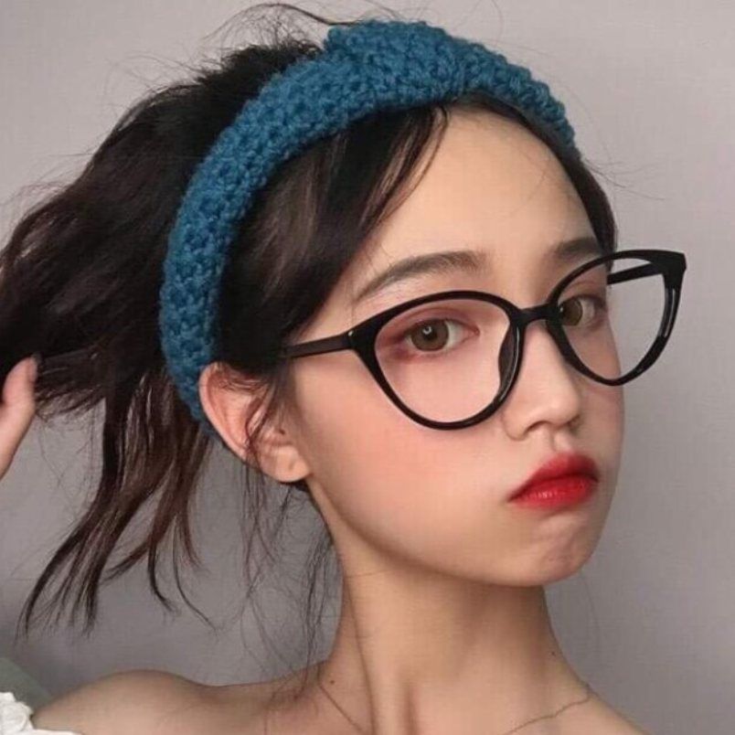 Mắt 1 mí nên đeo kính gì đẹp và phong cách?