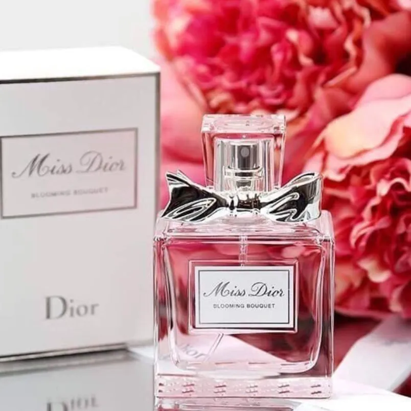 Nước hoa Miss Dior có mấy loại? Mùi nào thơm nổi trội?