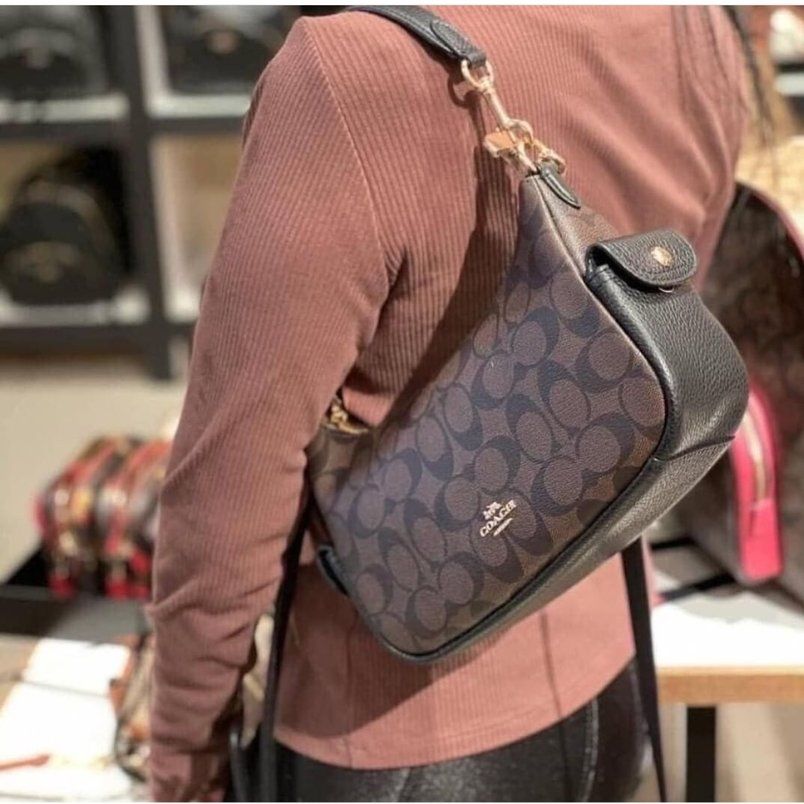 Shoulder bag là gì? 7+ mẫu túi đeo vai đẹp và sang trọng cho nữ