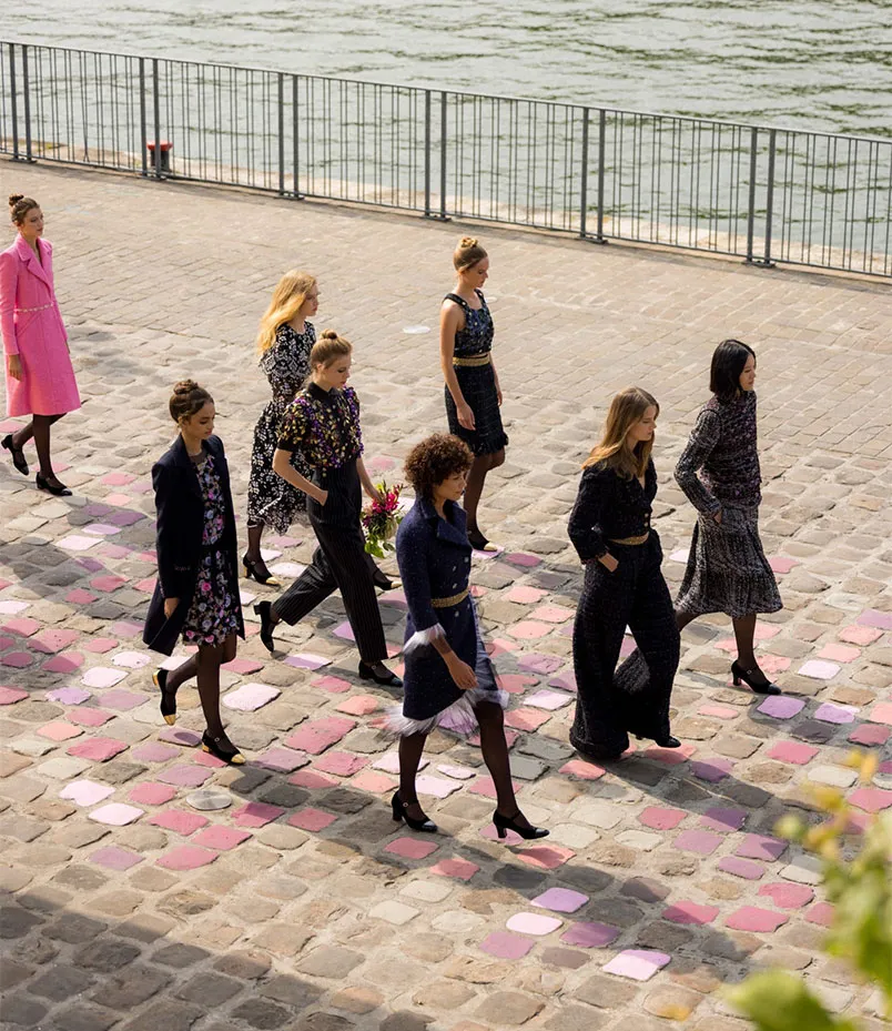 Show Chanel Haute Couture Thu-Đông 2025/24: mang cảm hứng Parisian Chic  - 1