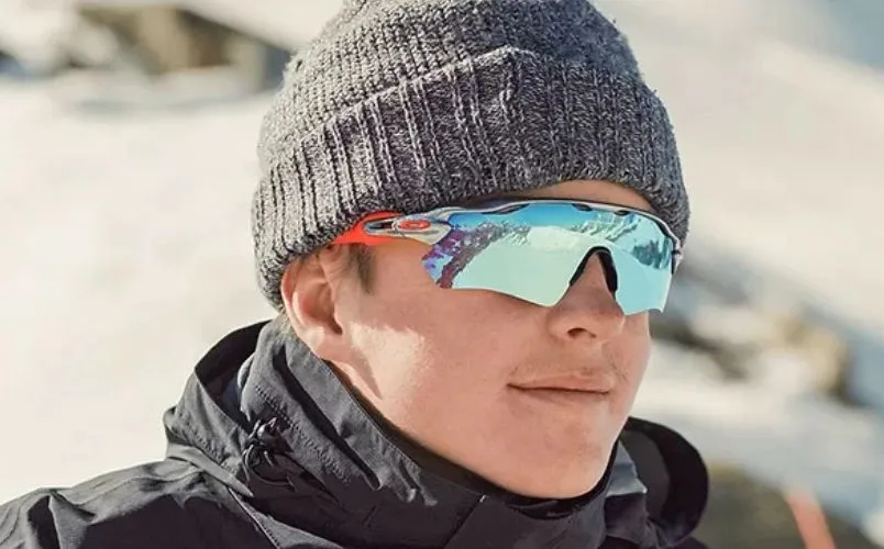 Thương hiệu mắt kính Oakley của nước nào? Có tốt không? Nên mua không