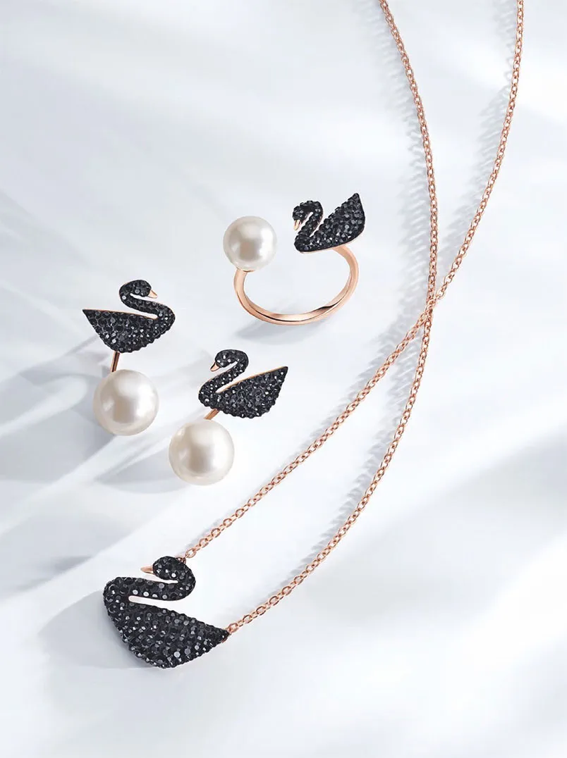 Top 8 dây chuyền thiên nga Swarovski được yêu rất thích 2025