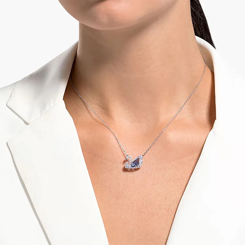Top 8 dây chuyền thiên nga Swarovski được yêu rất thích 2025