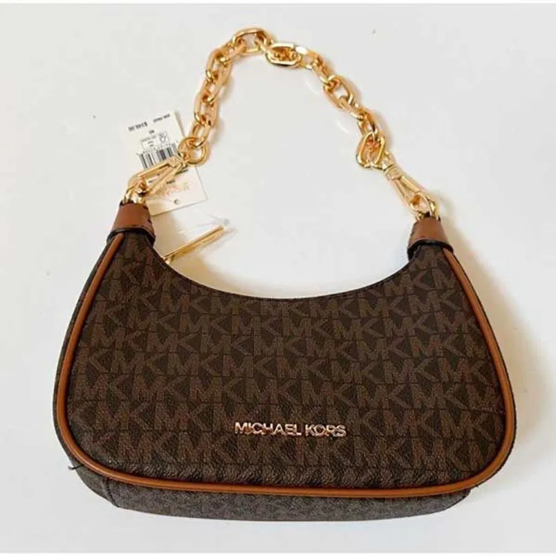 Túi Crossbody là gì? 5 mẫu túi Crossbody đẹp nâng tầm phong cách