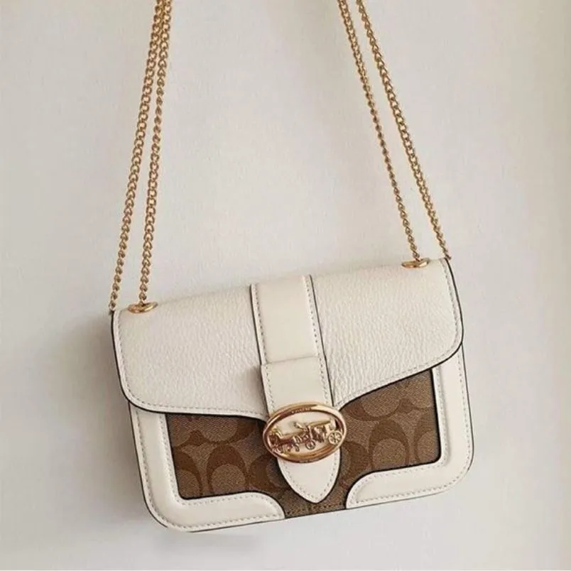 Túi Crossbody là gì? 5 mẫu túi Crossbody đẹp nâng tầm phong cách
