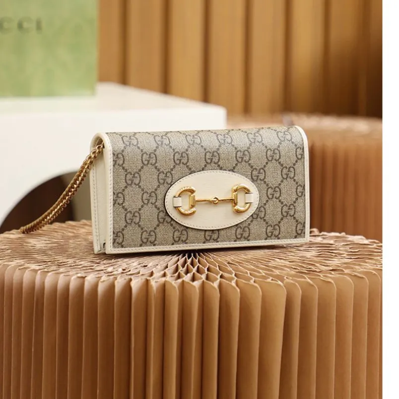 8 mẫu túi Gucci nữ đeo chéo chính hãng đẹp và đáng mua