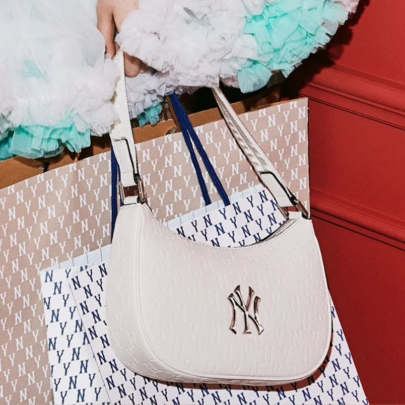 7 mẫu túi kẹp nách MLB chính hãng vô cùng đẹp 2025 - 1