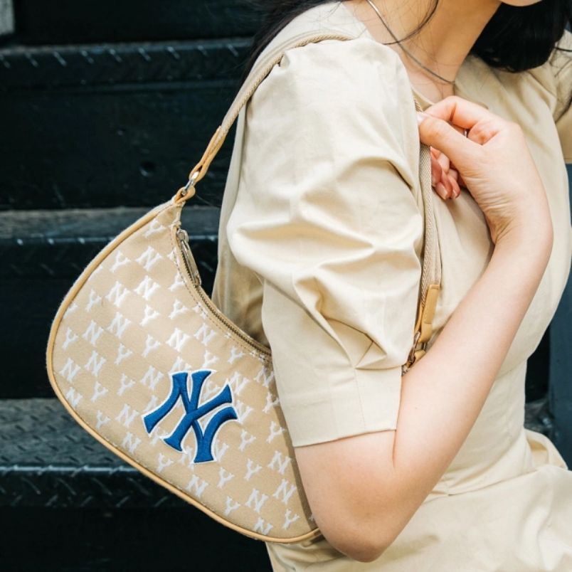 7 mẫu túi kẹp nách MLB chính hãng vô cùng đẹp 2025 - 15