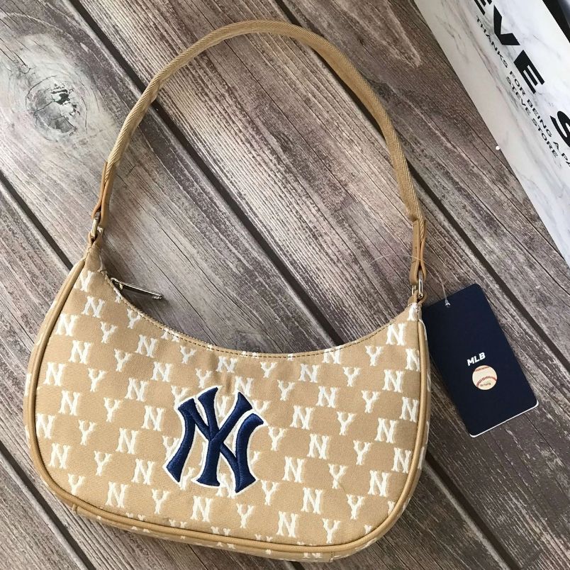 7 mẫu túi kẹp nách MLB chính hãng vô cùng đẹp 2025 - 17