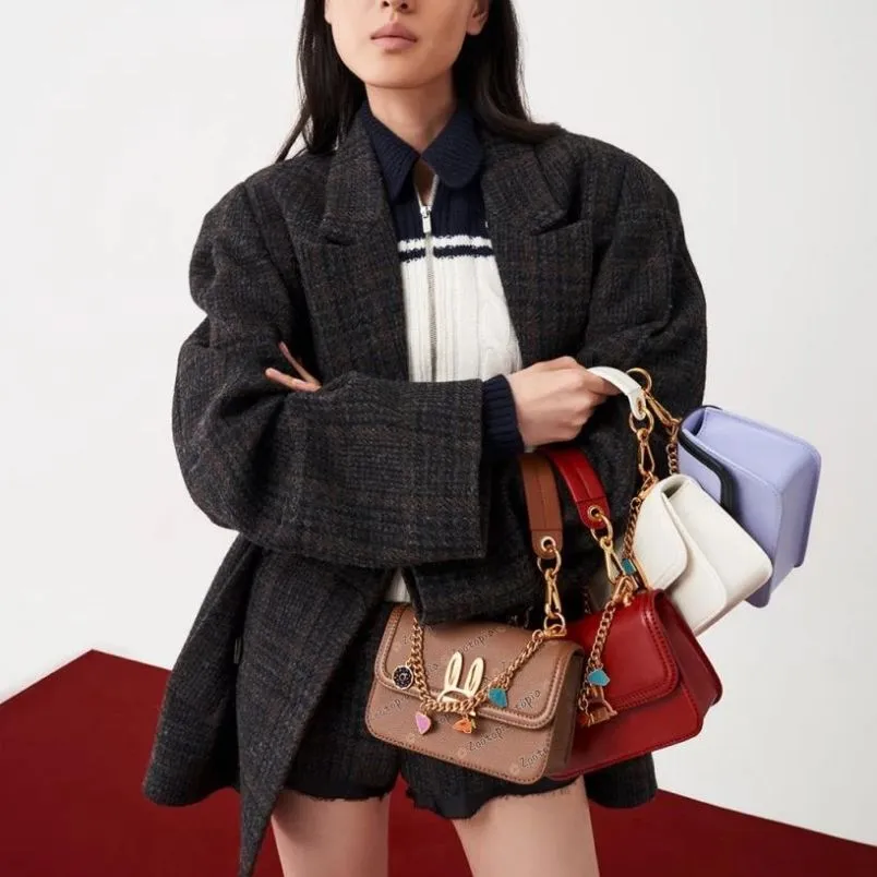 7 mẫu túi thỏ Charles & Keith chính hãng vừa xinh xắn vừa thời trang