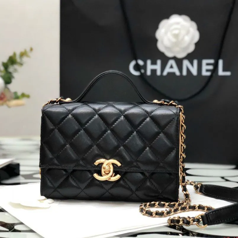 8 gợi ý lựa chọn túi xách đi dự tiệc cưới sang trọng