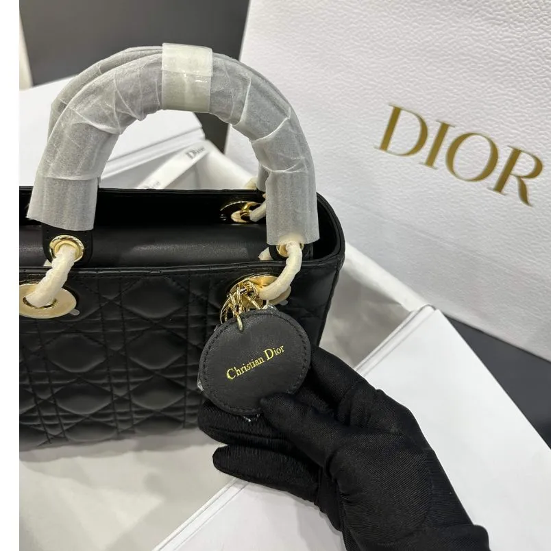 5 mẫu túi xách Lady Dior vô cùng đẹp bán chạy