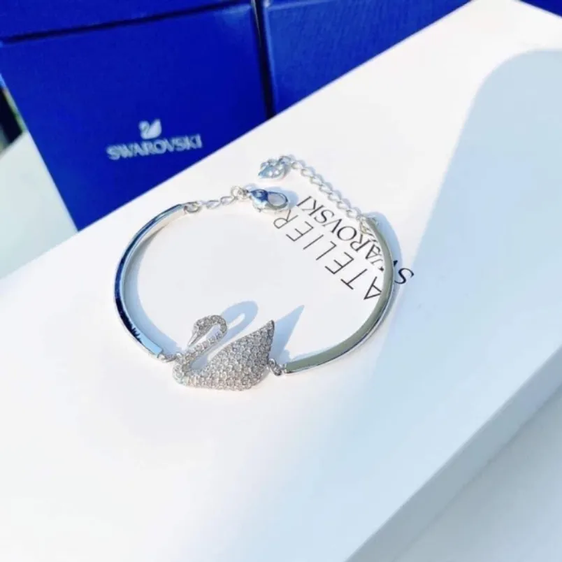 5 mẫu vòng tay thiên nga Swarovski chính hãng vô cùng đẹp