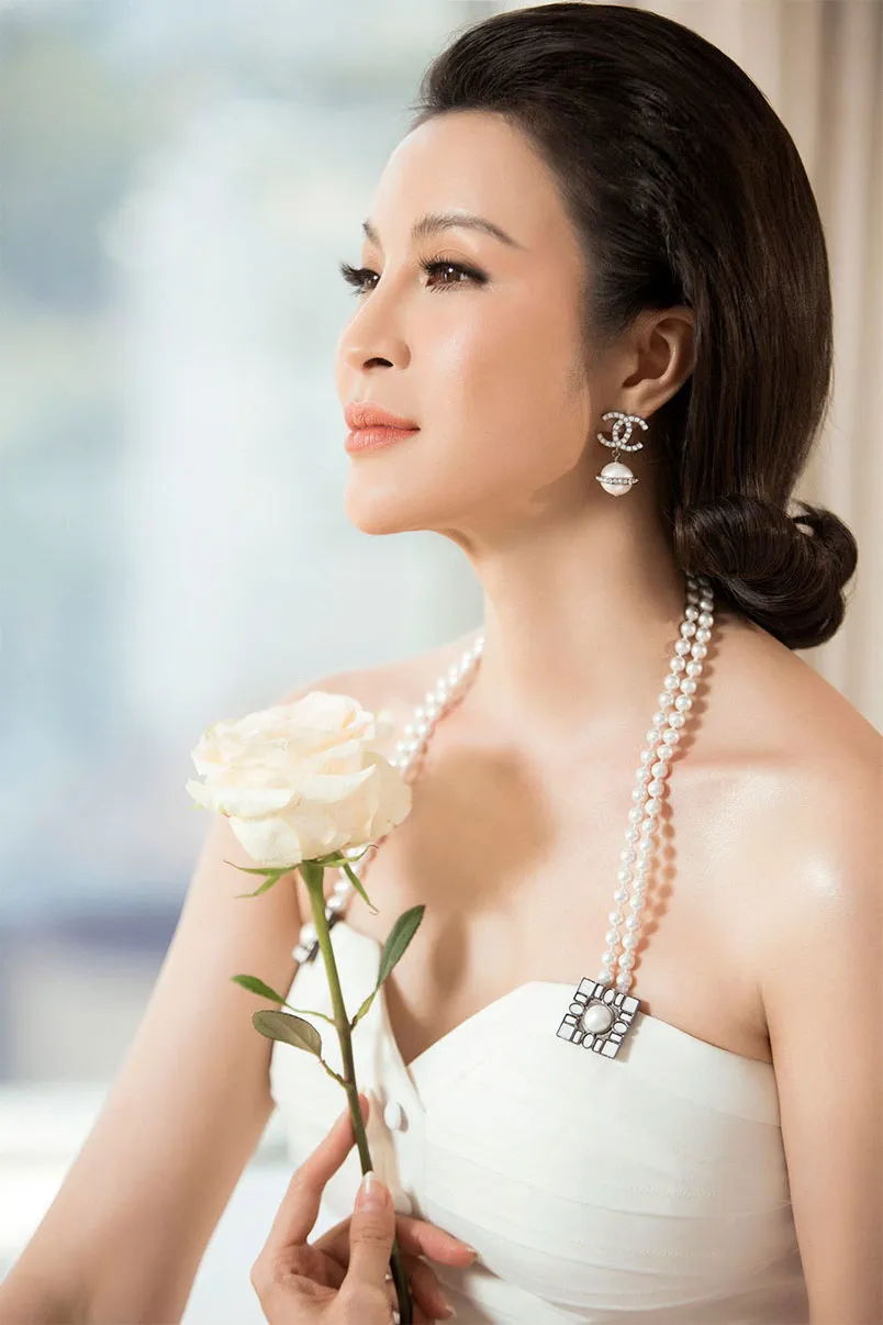 11 kiểu tóc xoăn ngắn cho phụ nữ trung niên giúp trẻ trung
