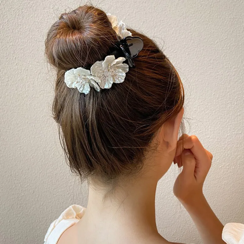 15+ cách búi tóc bằng kẹp càng cua chuẩn nàng thơ
