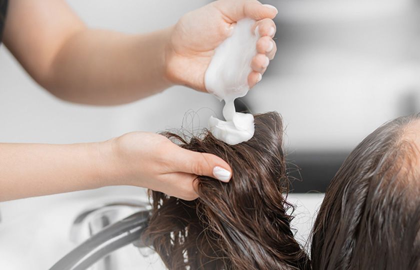 Cách dùng dầu xả hiệu quả cho mái tóc bóng mượt