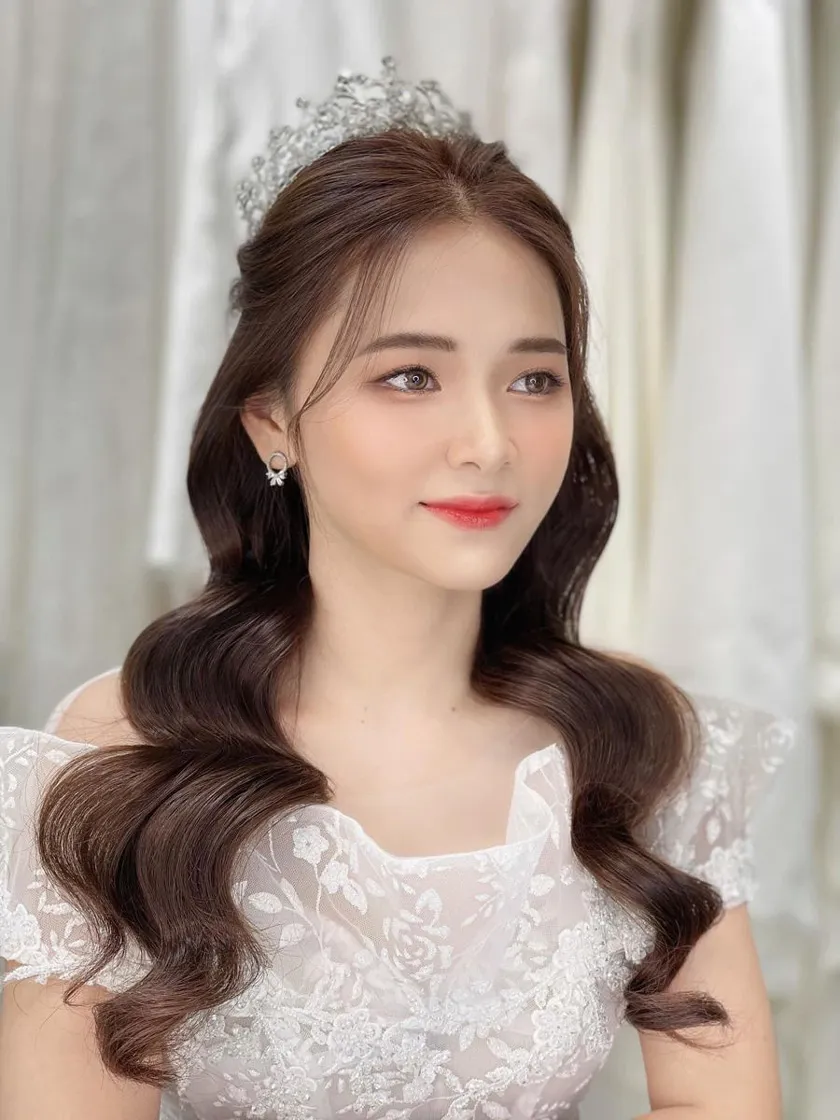 Top 18 kiểu tóc cho cô dâu tóc mỏng thưa trông dày đẹp hơn