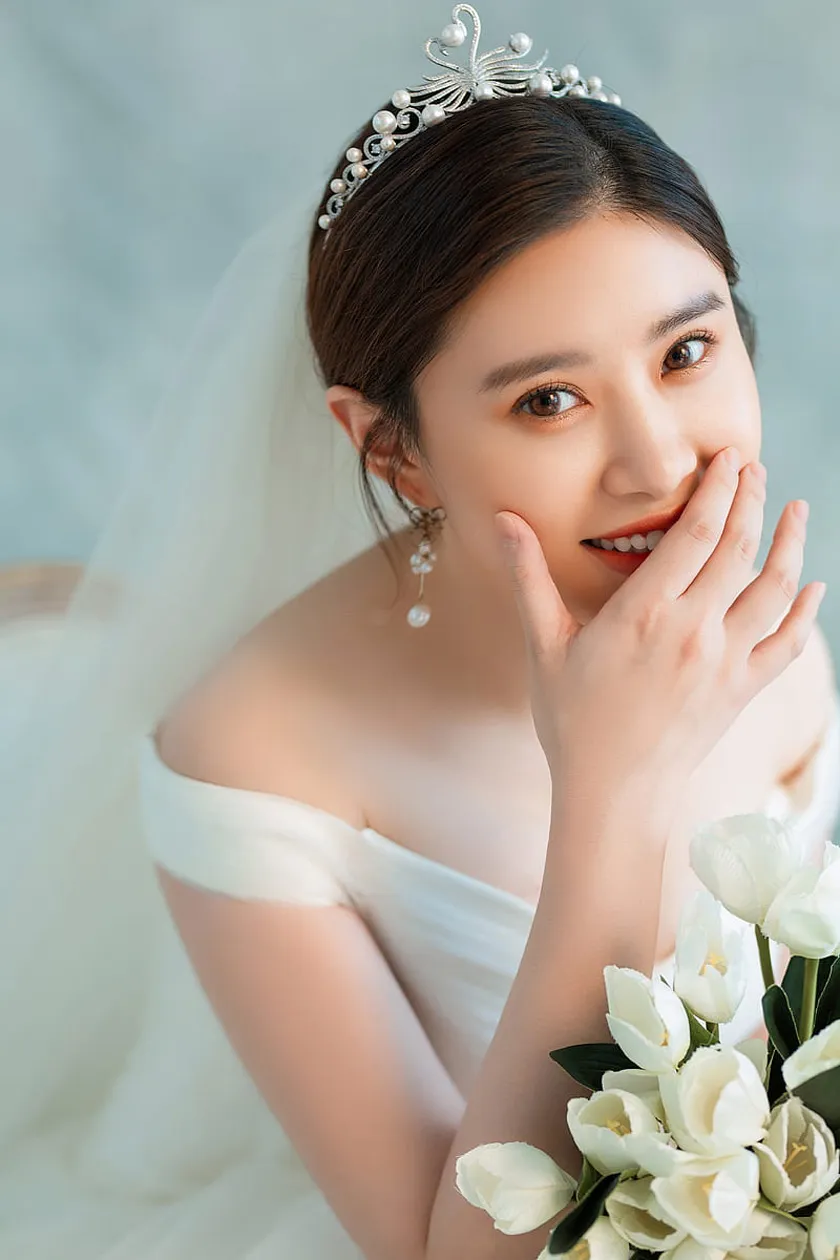 Top 24 kiểu tóc cho cô dâu tóc ngắn tạo ấn tượng trong ngày cưới