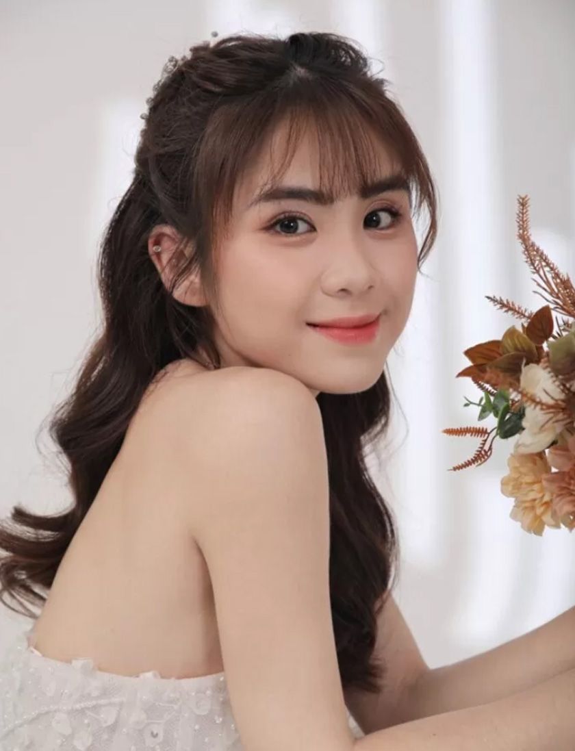 Top 19 kiểu tóc cho cô dâu trán cao cực xinh đẹp và tỏa sáng