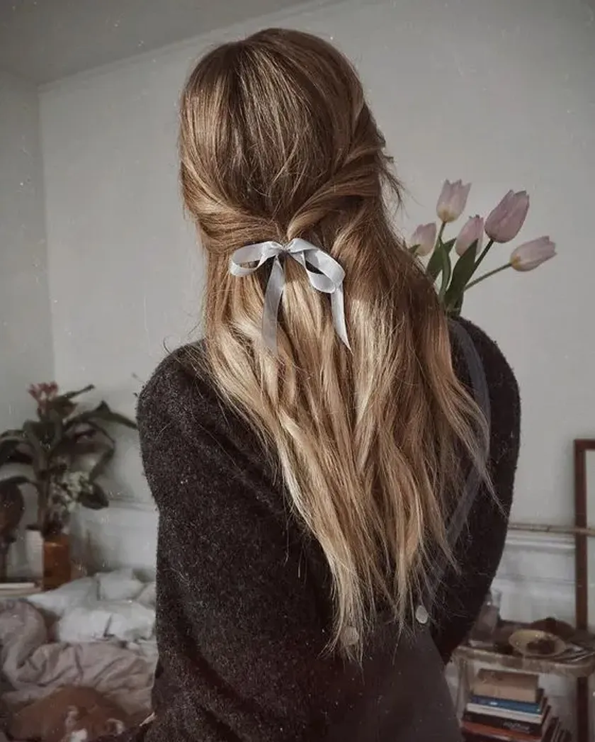 Bắt trend 24 kiểu tóc với dây ruy băng sành điệu như GenZ