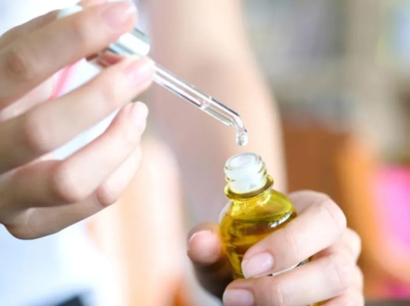 Serum có mấy loại? Phân biệt serum gốc nước và serum gốc dầu