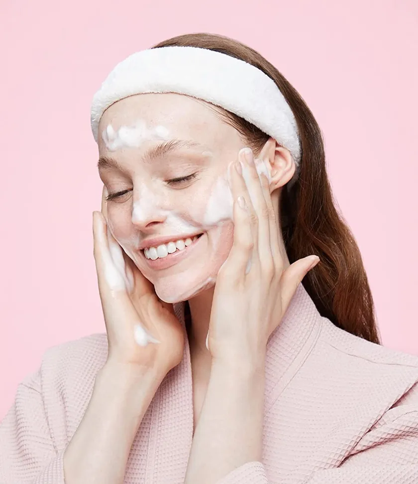 Top 11 loại sữa rửa mặt tràm trà được nhiều khách hàng yêu thích cho da dầu và mụn