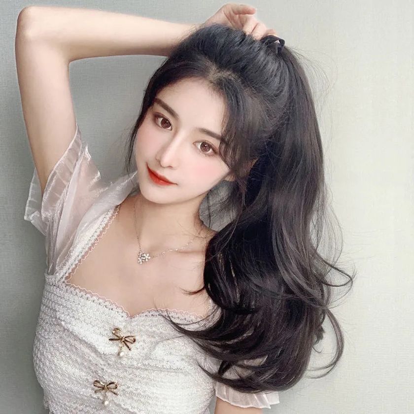 30 kiểu tóc dài uốn đuôi đẹp phù hợp với mọi phong cách