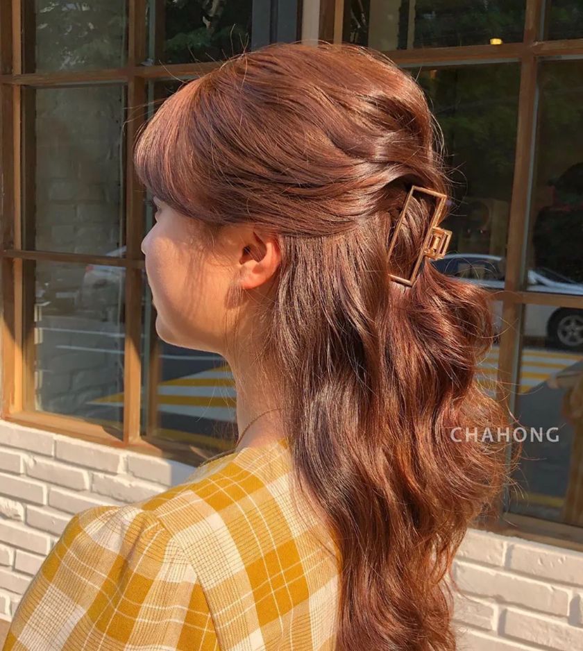 30 kiểu tóc dài uốn đuôi đẹp phù hợp với mọi phong cách