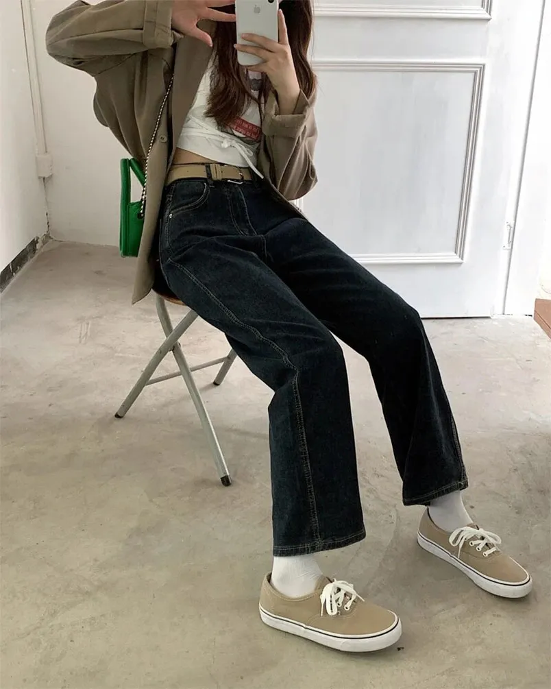 4 kiểu quần jeans tạo cảm giác chân thon gọn hơn