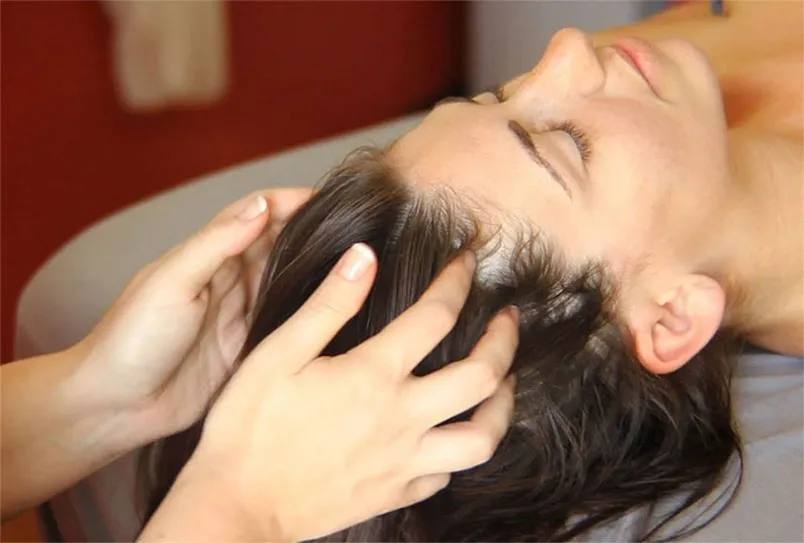 5 cách chăm sóc tóc giảm gãy rụng cho bà bầu hiệu quả