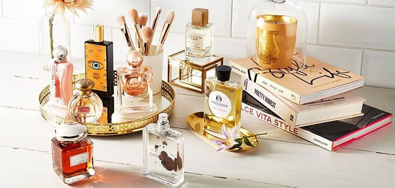 5 cách dùng nước hoa lưu hương lâu hơn trong mùa lạnh  - 5