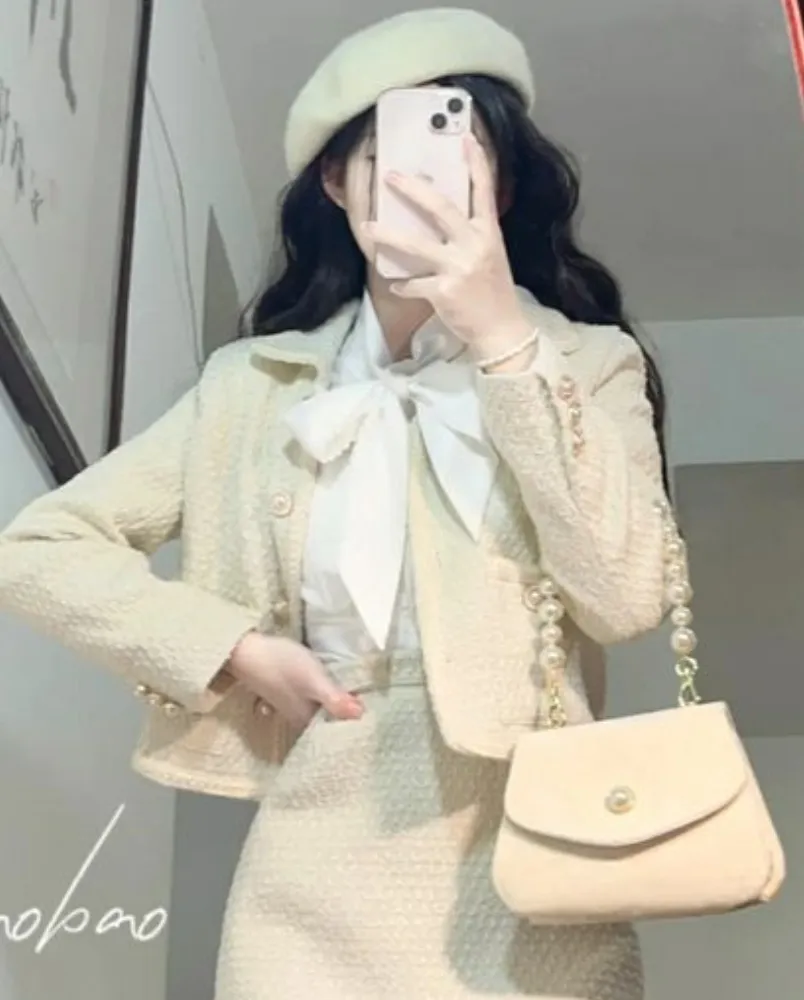 15 cách mix áo dạ tweed dáng ngắn sang chảnh, sành điệu